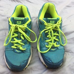 Saucony Oasis Running Shoes